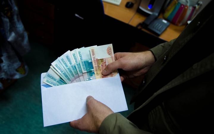 Осужден за взятку