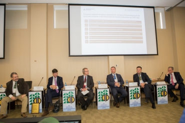 В Петербурге обсудят перспективы развития производства древесных плит и фанеры в России